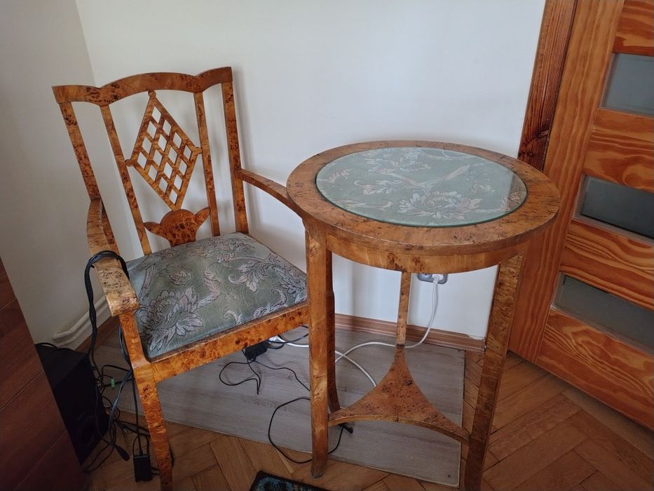 Sprzedam zestaw stolik z krzesłem