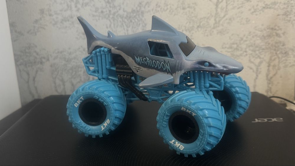 Автомодель Monster Jam Megalodon  машинка іграшка