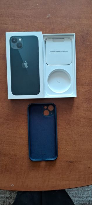 Продам iPhone 13