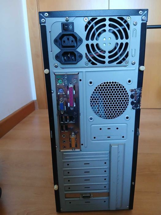 PC Torre e Impressora para peças
