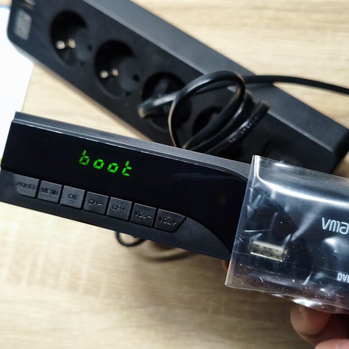 Тюнер DVB-T2 Vmade K6 H.265 HEVC IPTV WiFi YouTube Приставка Т2 Нова