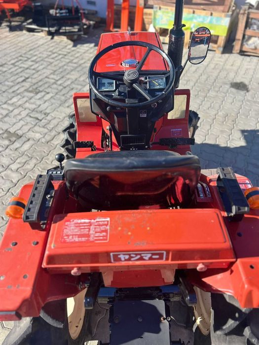 Trator YANMAR F15D imaculado