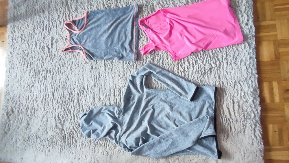 Bluza H&M z kapturem sportowa i bluzki na ramiączkach roz.146/152