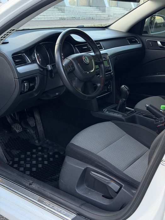 Skoda Superb 2012