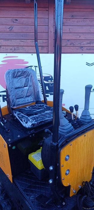 Mini Escavadora Giratória HT12 com extras – 5.400€ | ENTREGA GRATUITA