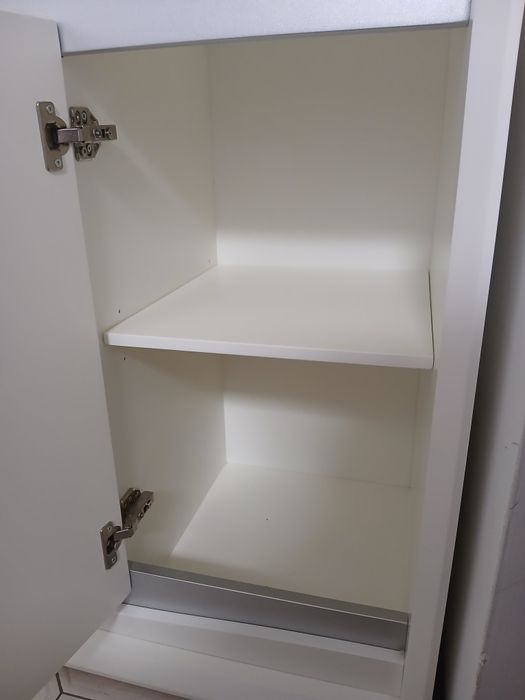 Aparador Moderno Lacado Branco + Espelho de Design – Como Novo