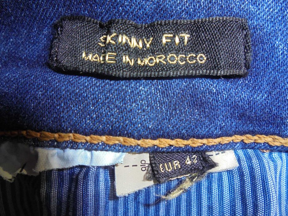 calça de mulher em ganga da marca Massimo Dutti