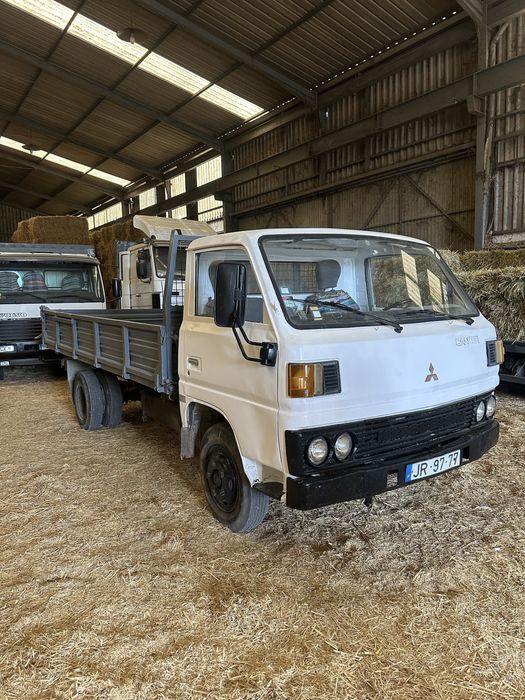 Aluguer de Mini Giratória | Trator | Bobcat | Camionete Basculante | Retro escavadora | Recolha de Entulho | Escavações | Limpeza se terrenos
