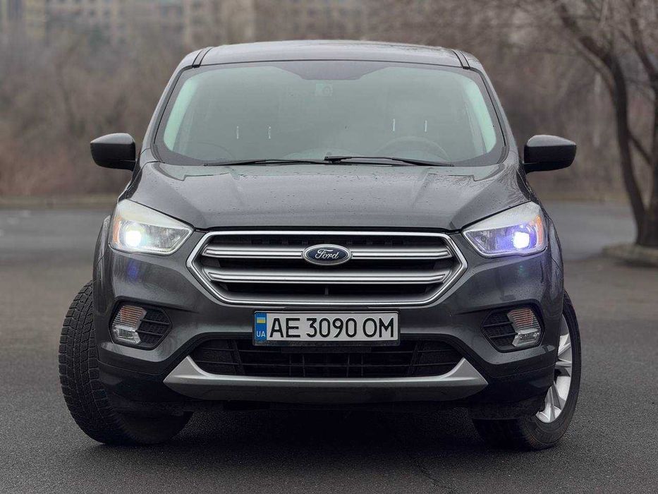2018 Ford Escape продам авто