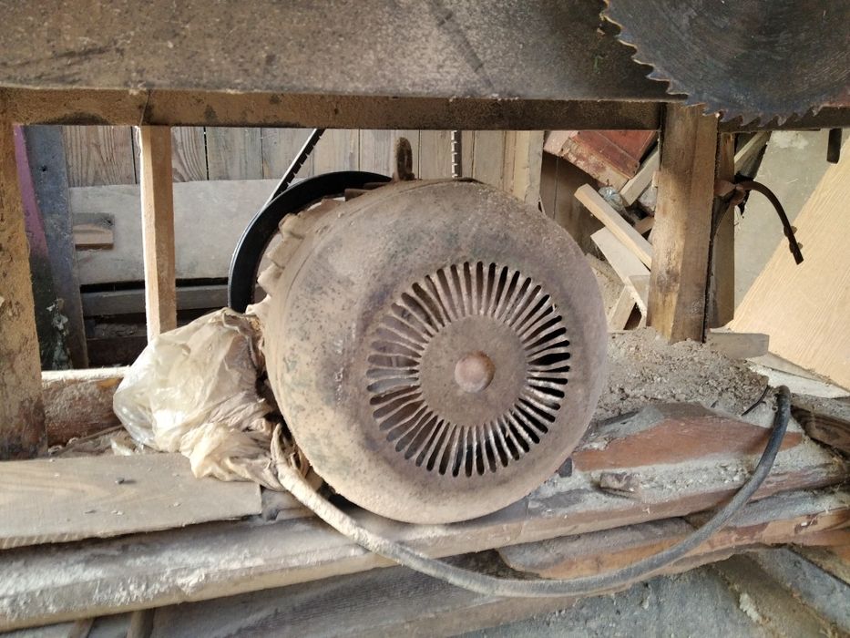 ЕЛЕКТРОМОТОРИ Станок по дереву