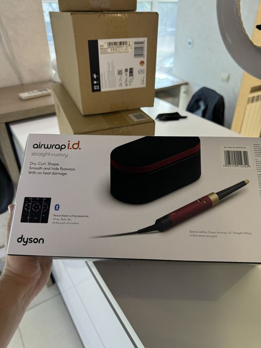 Фен Dyson Airwrap i.d. HS08 Multi-Styler and Dryer Straight to Wavy - Red Velvet/Gold (596926-01) EU