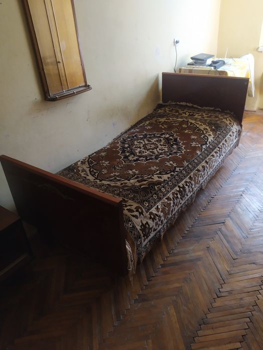 Кровать 1-спальная, цена 2000гр.