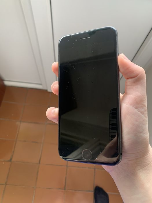 Iphone 8 хороший стан