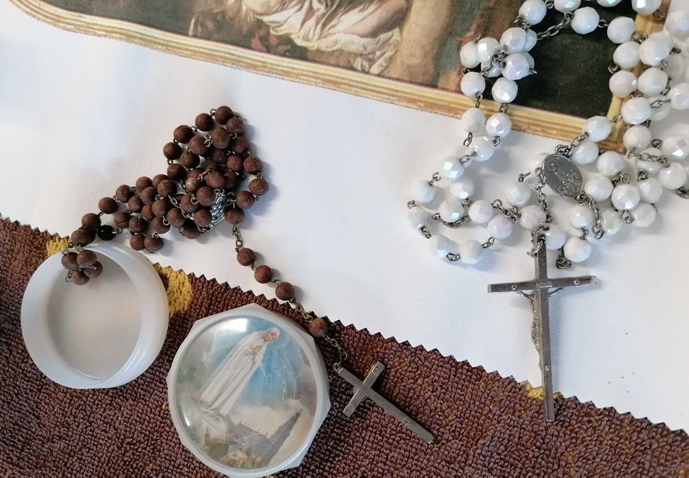 Religious Symbols and Figures, Lot for €564738327610883121