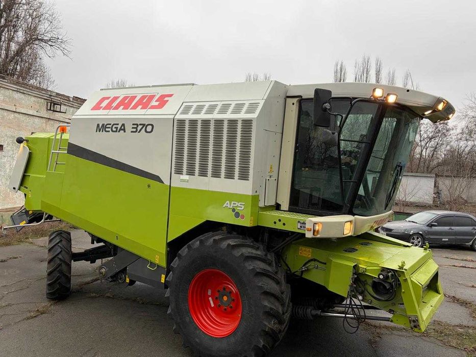Комбайн Claas Mega 370