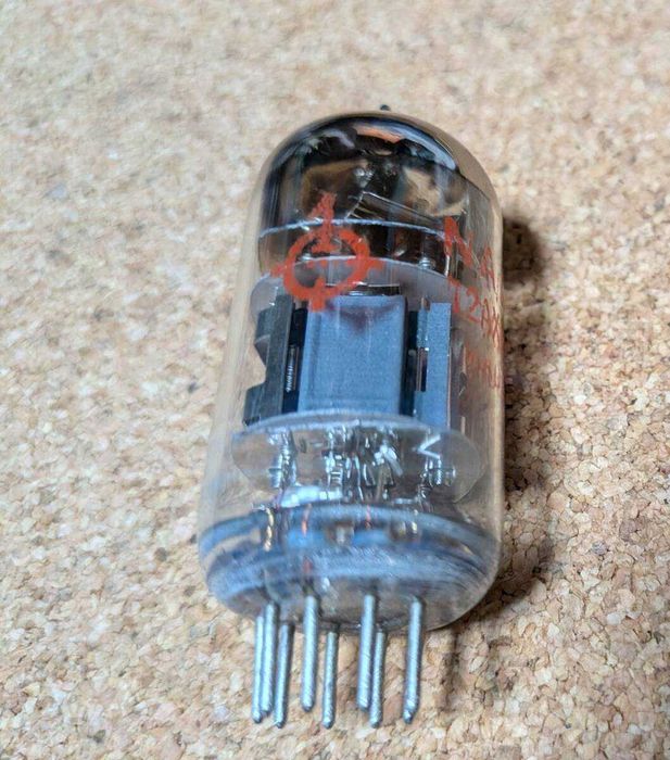 Радиолампы новые и б\у  12AX7A ECC83, el 34