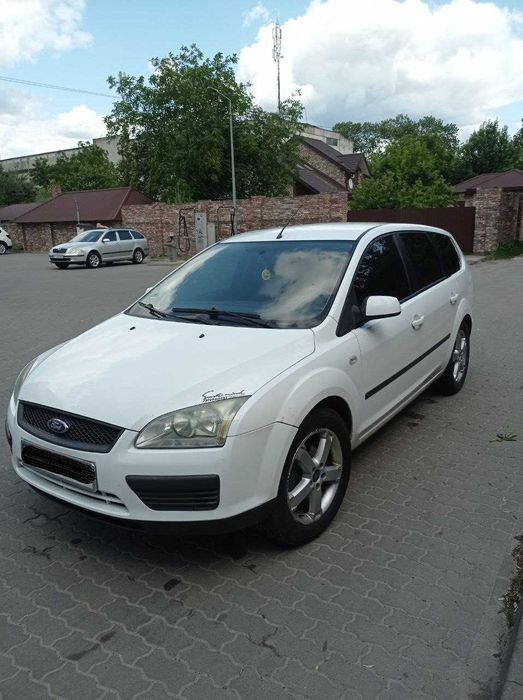 Оренда автомобіля Ford Focus (газ/бензин)