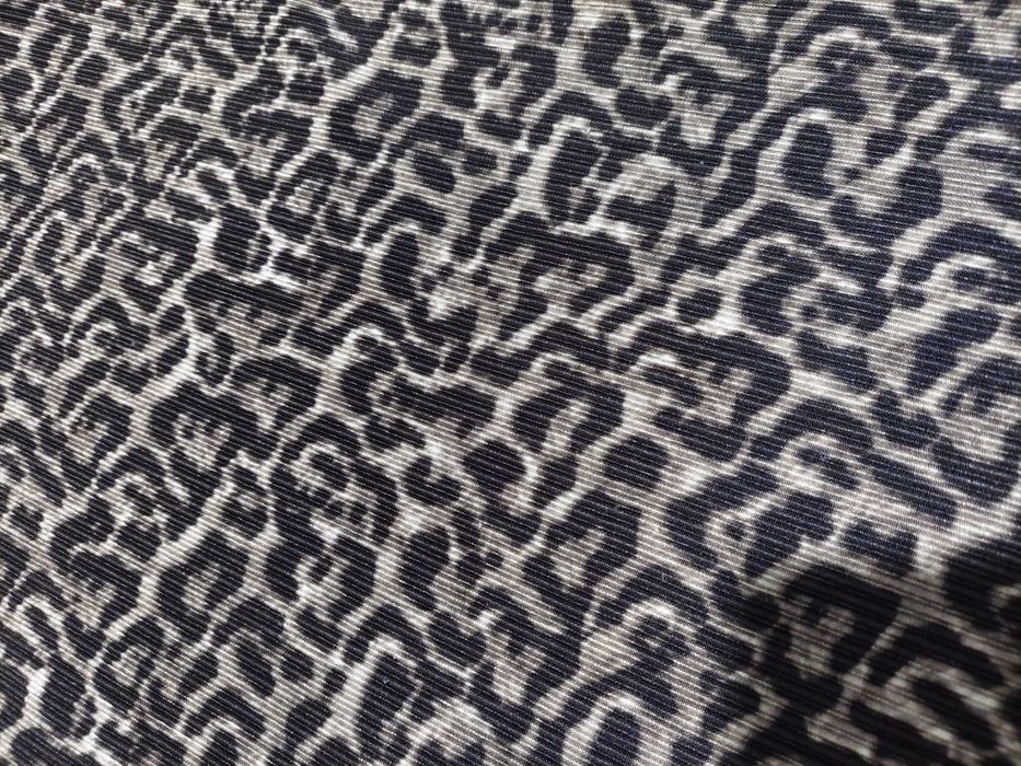 Сукня в рубчик з принтом