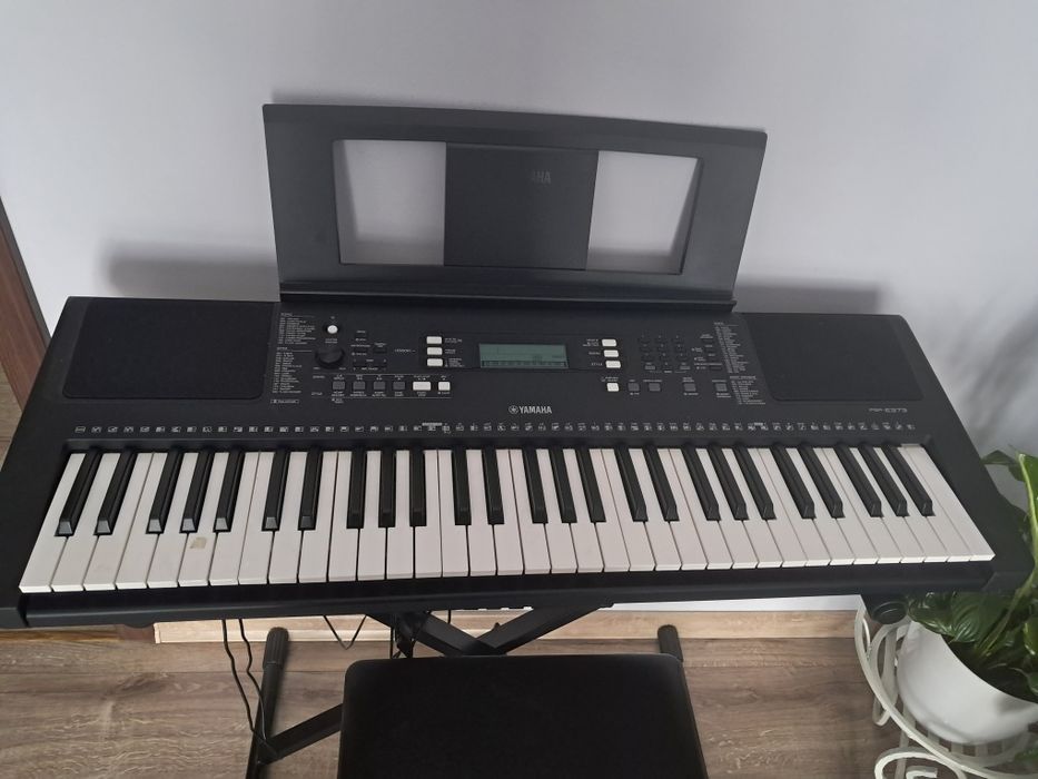 Yamaha PSR  e373
