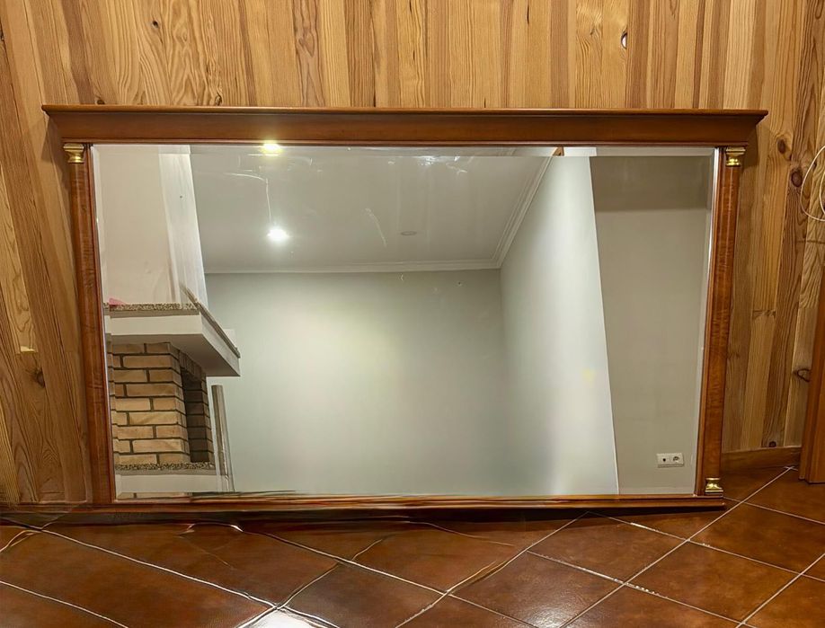 Espelho com Moldura de Madeira