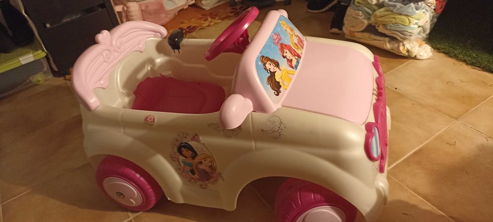 Carro a bateria para crianças