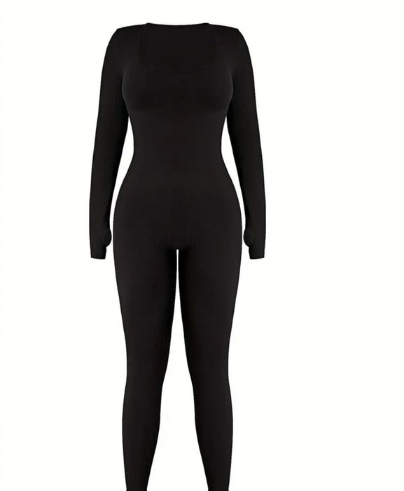 Продаю Новый комбинезон крутой