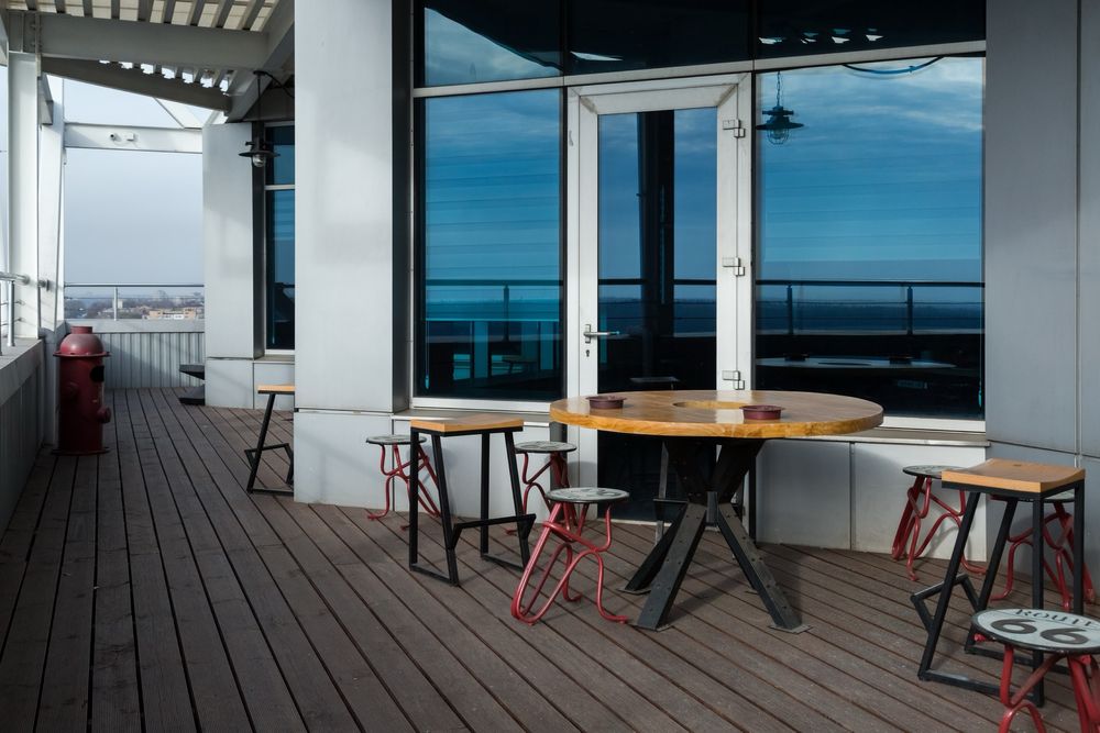 Оренда розважального комплексу з басейном на даху