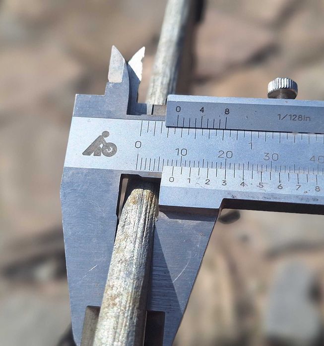 Stojak na parasol ogrodowy stalowy ocynkowany na balkon do ogrodu.