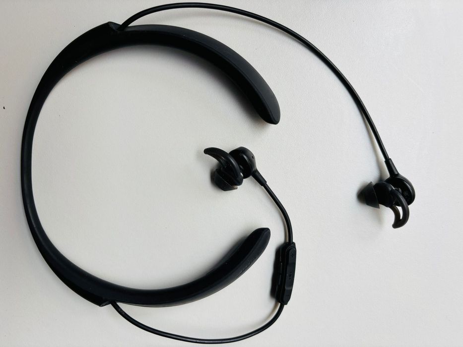 Auscultadores Bose QC30, sem fios e com cancelamento de ruido ativo
