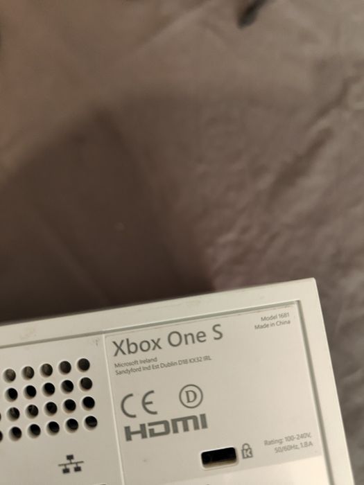 Xbox one s у відмінному стані