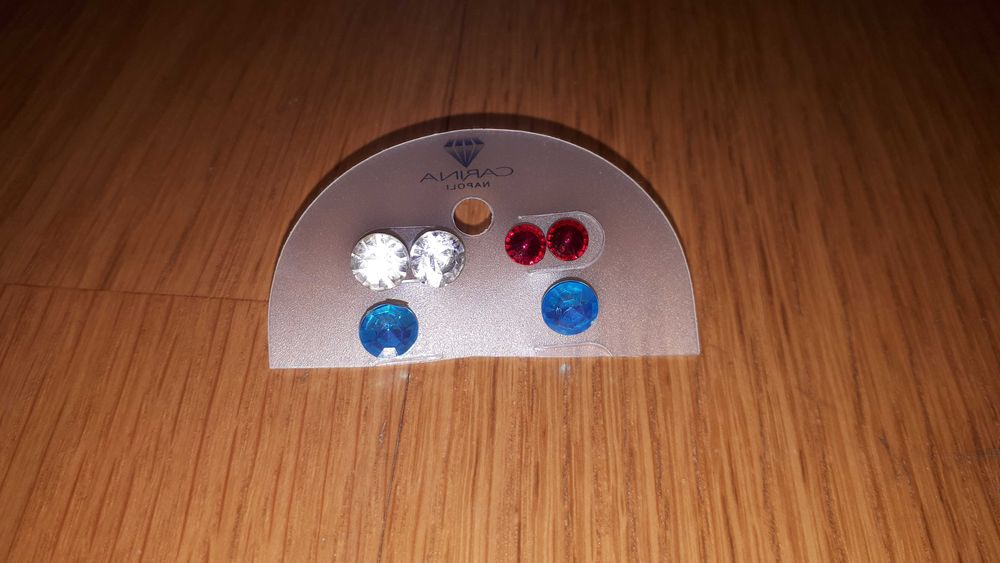 Brincos prateados variados