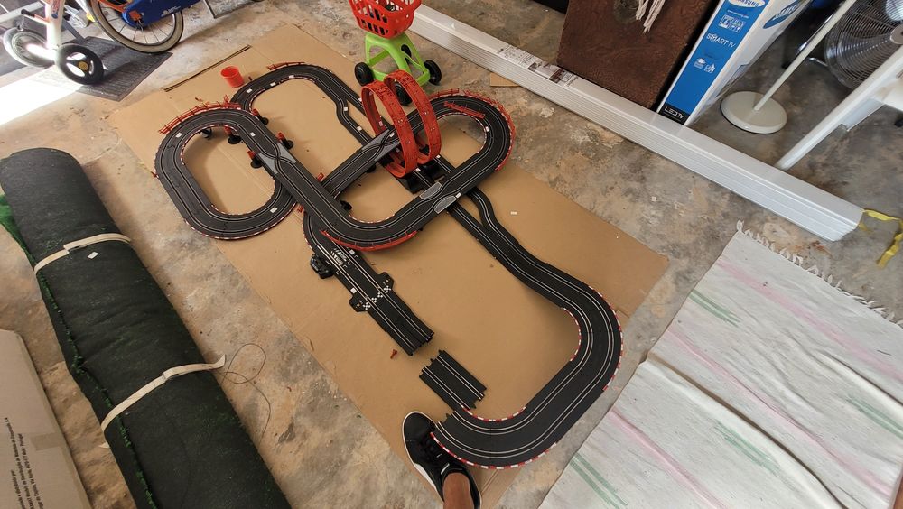 Pista de Carros Elétrica "Double Loop Battle" 3 em 1 – Completa e em Bom Estado