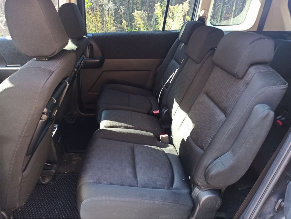 Авто Мазда 5  2007 рік