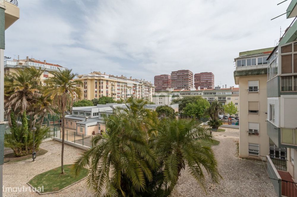 T1 com elevador, Qta das Palmeiras, Oeiras