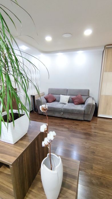 Продам 2 кімнатну квартиру смт. Слобожанське (Ювілейний)