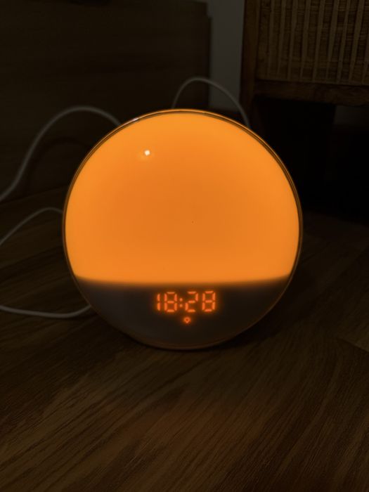 Despertador com Simulação de Nascer do Sol (Sunrise Alarm Clock)