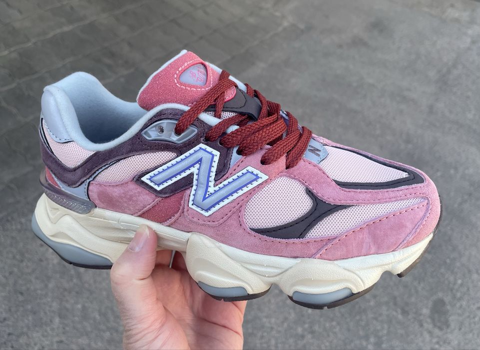 Жіночі кросівки New Balance 9060 Cherry Blossom Pack Mineral Red