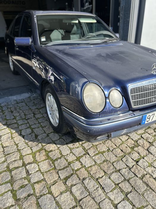 Mercedes E 220D W210