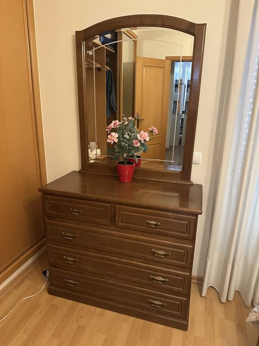 Cama colchao  e cómoda e outros