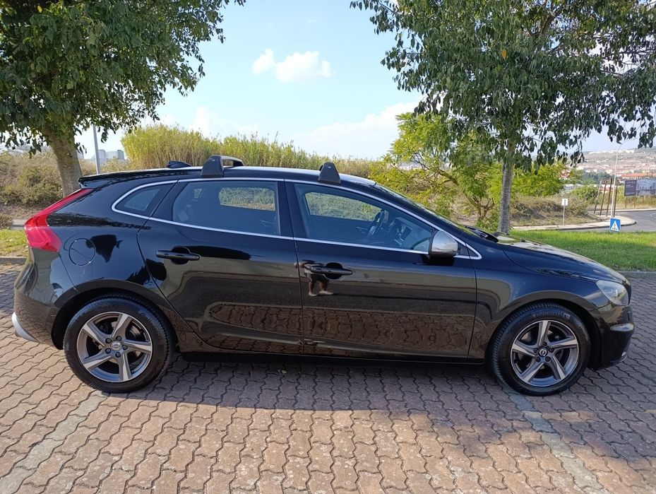 Volvo V40 D2 2.0 R-Design + Barras tejadilho + Gancho reboque — photo 3