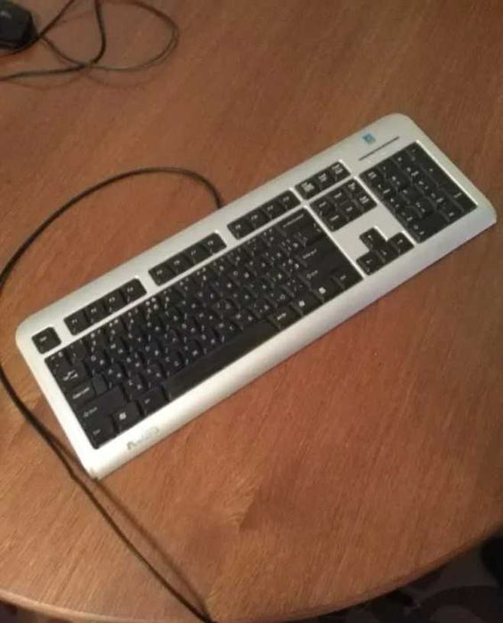 Системный блок Gigabyte+клавіатура+монітор+миша(комплект)