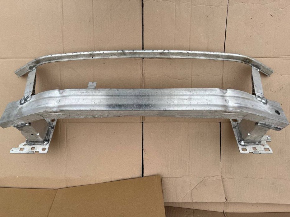 Уселитель Підсилювач переднього бампера AUDI Q3 (F3) 83A807109
 ориг