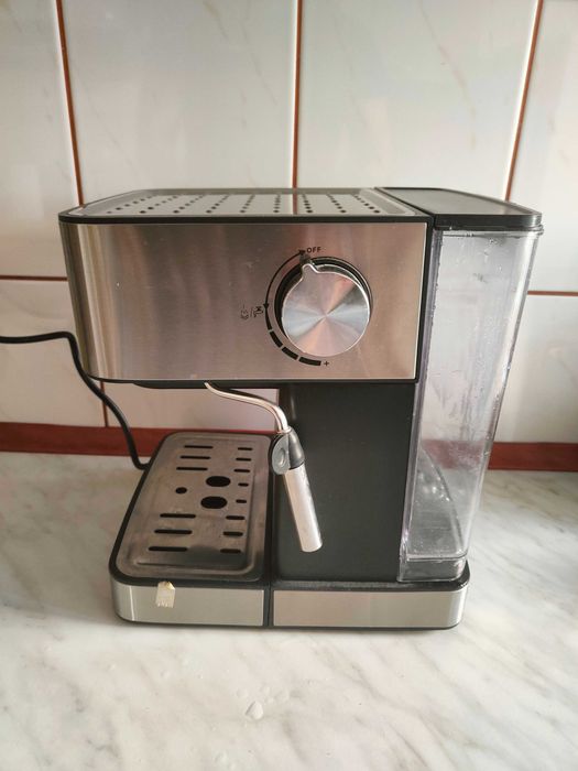 Kolbowy ekspres ciśnieniowy Lund 68510