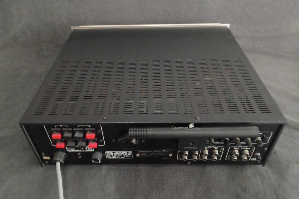 Amplituner retro Marantz 1530L
