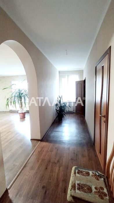 Продам 2 дома на одном участке в центре Ленпосёлка, 10 соток земли