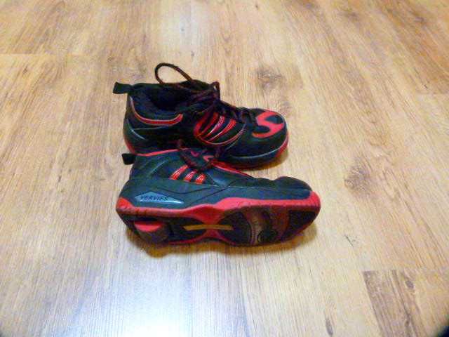 rozm 32 Vervies buty rolki buto-rolki czarne z czerwonym