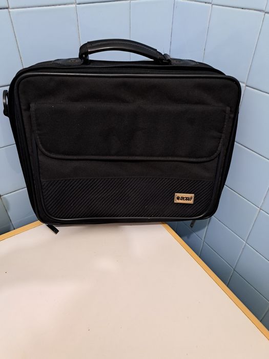 Pasta com diversas divisões para documentos ou pc