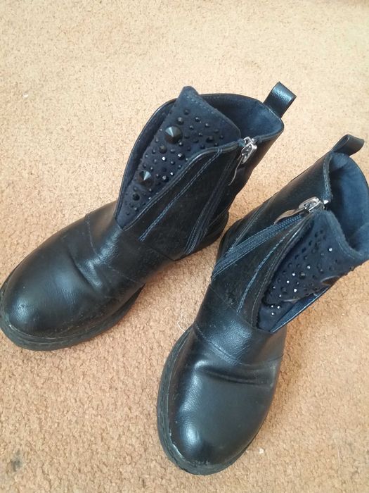 Чобітки на дівчинку