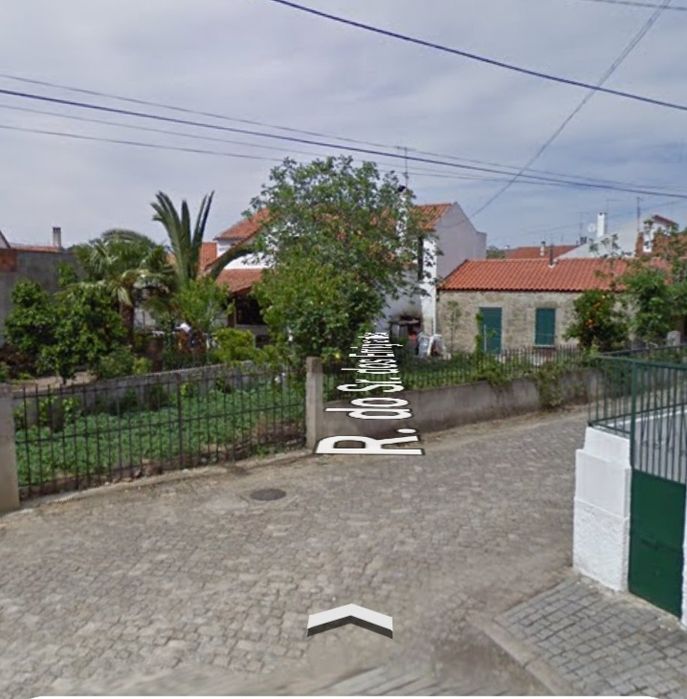 Casa com logradouro para habitação ou comércio