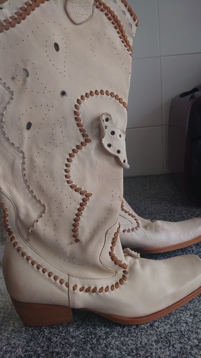 Botas únicas em pele feitas em Itália